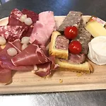 Ibis Gerardmer 3* 라브레세