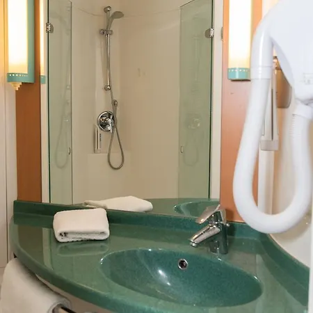 Ibis Gerardmer מלון 3*